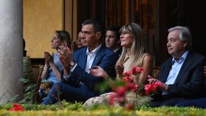 Bolaños presiona al juez Peinado para que permita a Begoña Gómez acudir a la cumbre de la OTAN: 