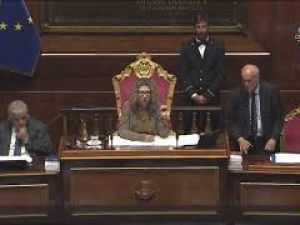 Ok alla fiducia sul Decreto casa al Senato con 106 sì, 112 no e 2 astenuti. Il testo è legge
