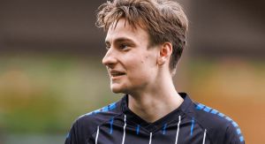 Elliot Eld skriver A-lagskontrakt med IK Sirius