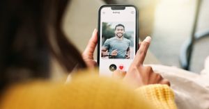How to Spot an Emotionally Available Person