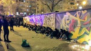 Radiografía de las bandas latinas en Madrid: dónde actúan, cómo marcan su territorio y por qué captan a niños más pequeños