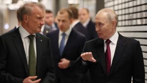 Lo scontro tra i banchieri di Putin e le crepe dell'economia russa