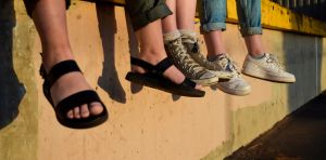How much do friends influence teens’ mental health? What a new study can (and can’t) tell us