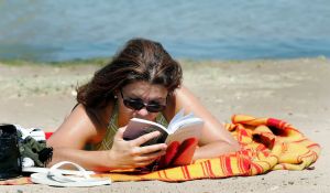 Summer beach read? ‘This novel is compatible with sand’ is hardly a great selling point