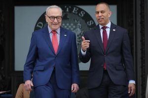 Readers sound off on centrist Democrats, temperature extremes and Carlos Mendoza