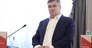 Predsjedniku Milanoviću ovlasti je ograničio premijer Milanović – zakonom koji je napisao 2013.