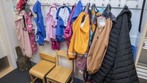 Yhteiskunta | Työvaatteiden on kuuluttava myös varhaiskasvatukseen ja kouluihin