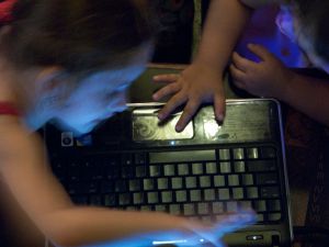 Carney's social media ban for kids still misses the mark