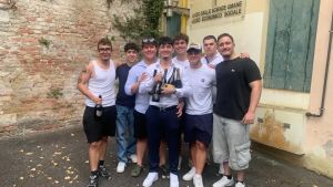 Maturità, a Padova polemica sulle feste con il Prosecco: «Basta sporcare fuori dalle scuole»