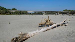 Siccità in Veneto, dichiarato lo stato di emergenza: mancano 2,4 miliardi di metri cubi d’acqua