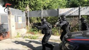 Udine, quartiere ostaggio della droga: i residenti denunciano: «Dopo il blitz è tornato tutto come prima»