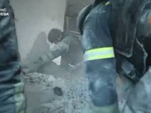 Attacco russo massiccio su Kiev con oltre 70 razzi e 500 droni