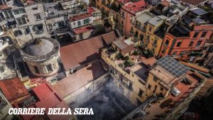 Incendio al teatro Sannazaro, il comitato dei residenti: «Dieci famiglie senza risposte: qualcuno si ricorda di noi?»