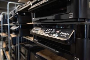 Obsolescence programmée : le procès historique d’Epson s’ouvre au tribunal correctionnel de Nanterre