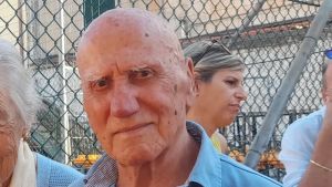 Addio al pittore Renato Manuelli, autore del murales di Servola