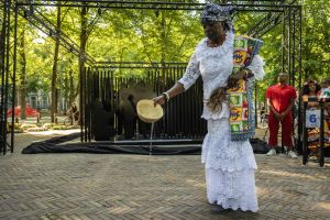 Nazaten van tot slaaf gemaakten en de ketting die nog niemand ziet