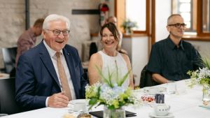 Der Bundespräsident spricht in Lörrach mit Bürgern: So richtig kontrovers wird es nicht