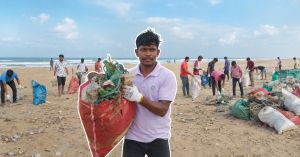 His Beach Cleanup Story Inspired 20 Youth To Remove 5 Tonnes of Plastic From Odisha’s Shore