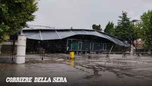 Ex Base Nato, parte del palco crolla per vento e pioggia. I gestori: 