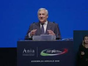 Tajani: Sfida è mettere in circolazione duemila miliardi di risparmi per crescita Paese