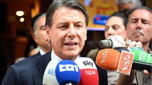 Conte a Napoli, elogio dell’amicizia per la scelta del leader