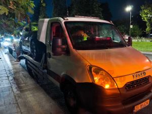 Автовоз със скъп Рейндж Роувър се заби в автобус на бул. Стефан Стамболов в Бургас
