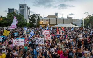 ‘We won’t give up’: Crowd marking 1,000 days since Oct. 7 vows to keep demanding state inquiry
