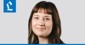 Ra­sit­ta­va suhde konk­re­ti­soi­tui rinkkaa raa­ha­tes­sa – vaat­tei­den nak­kaa­mi­nen Vin­te­diin toi hetken hel­po­tuk­sen