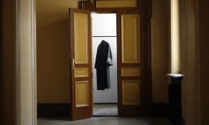 Nasilna mladoletna posiljevalca po pritožbi vendarle v zapor