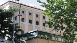 Per l’evasione di un detenuto dal Coroneo di Trieste sono indagati anche cinque agenti