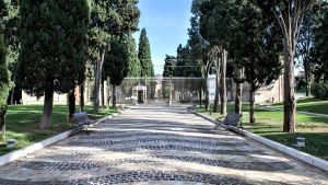 Cimiteri, non ce la fa. Ancona Servizi: appalto esterno