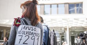 La unificación de dos investigaciones de las residencias de Ayuso devuelve la esperanza a las víctimas: “Se abre una ventana”
