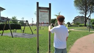 Calcio vietato nei parchi a Martignacco, il Comune tira dritto: «Tuteliamo la sicurezza»