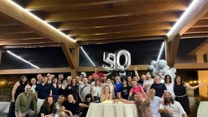 La leva del 1976 di Loro Ciuffenna festeggia i 50 anni tra ricordi, amicizia e tanta emozione