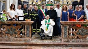 Robbio, festa per i 60 anni di sacerdozio di don Carlo Serra
