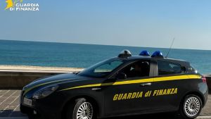 Circonvenzione di incapace e truffa da un milione a un anziano: tre denunciati