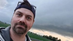 Pazzi per il meteo: in 85.000 con Daniel, il “cacciatore di tempeste” goriziano