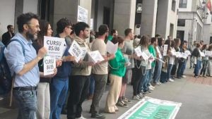 Los profesores de asturianos retoman la movilización: 