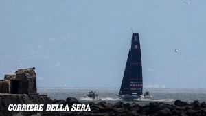 America's Cup, a Napoli il primo allenamento di Luna Rossa. Il team dal sindaco Manfredi: «Qui un'accoglienza straordinaria» |