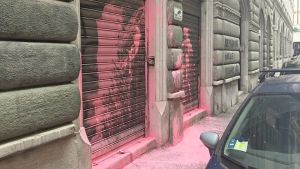 Imbrattata con la vernice rosa la sede di Casa Pound a Trieste