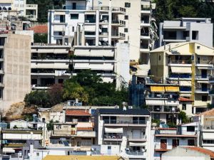 Ούτε να ακούσει για πλαφόν στα ενοίκια των κατοικιών η κυβέρνηση