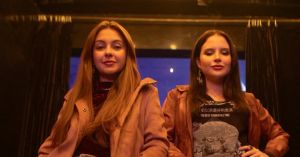 Klara Castanho e Sophia Valverde vivem Maiara e Maraisa em filme