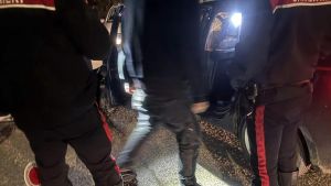 Malamovida in riviera. Accoltellato a un braccio