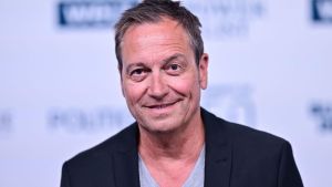 Lieber Herr Nuhr, ein guter Kabarettist sollte eigentlich nach oben treten, oder?