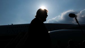Il gigantismo di Trump ha sventrato il 4 luglio del 250esimo anno, svelando un paese ristretto