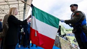 Meloni e la paura su Safe: “Gli italiani non capirebbero altre le spese militari”. Vannacci fa traballare lo Stabilicum