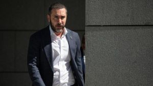 El hombre de las tres des