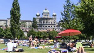 Transfrau in der Badi: Diese goldene Regel hilft nicht nur im Freibad