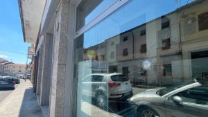 Aggressione a colpi di spranga in via San Francesco a Monfalcone: due denunce per lesioni