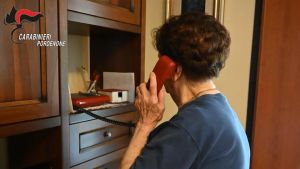 Allarme truffe agli anziani nel Pordenonese: 30 tentativi in poche ore, due persone raggirate